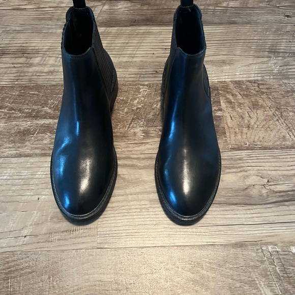 Black Leather Women’s Chelsea Boots - Picture 1 of 3